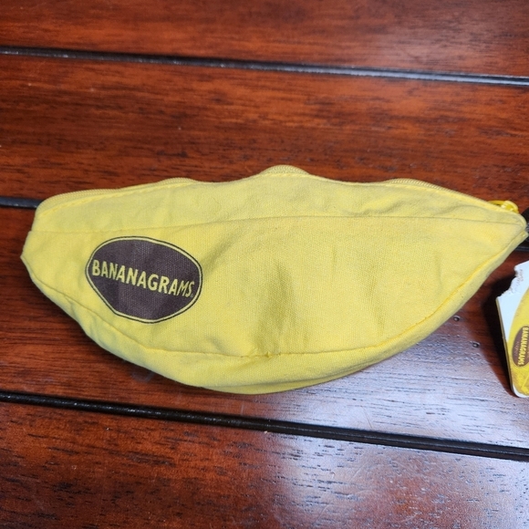 Bananagrams Crossword Word Game Family Fun Bananagram Award Winning Game Night - Picture 10 of 12